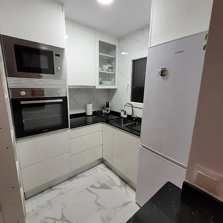 Гостевой дом Ground Floor With Terrace And Pool Торевьиа