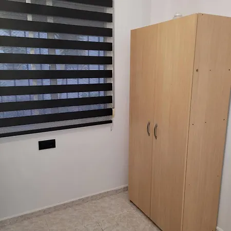 Гостевой дом Ground Floor With Terrace And Pool Торевьиа