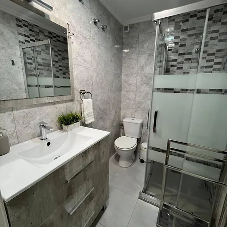 Ground Floor With Terrace And Pool Гостевой дом Торевьиа