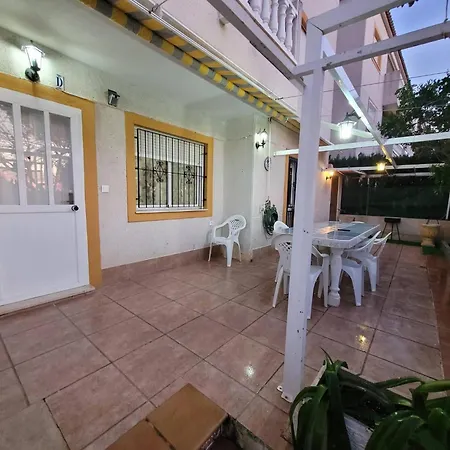 Ground Floor With Terrace And Pool Гостевой дом *