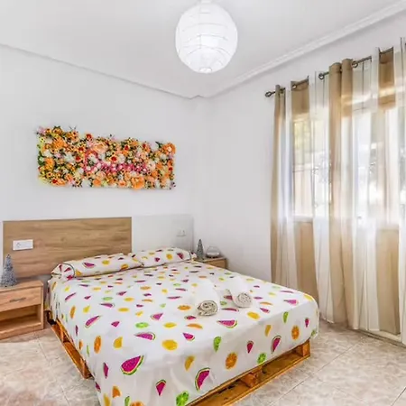 Гостевой дом Ground Floor With Terrace And Pool